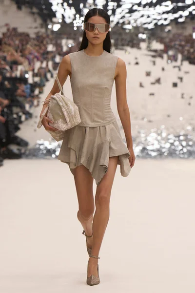 Look 11
